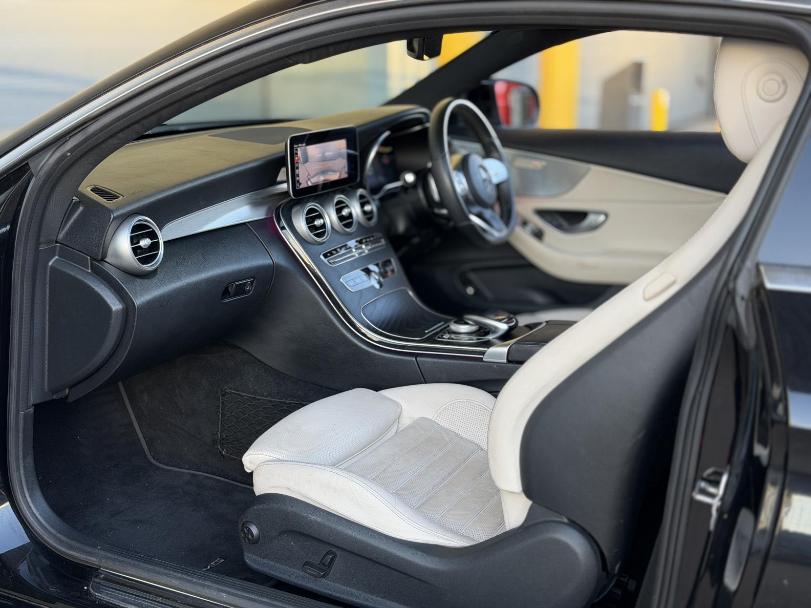 Mercedes-Benz C Class 2.0 C220d AMG Line (Premium Plus) Coupe 2dr Diesel G-Tronic+ Euro 6 (s/s) (194 ps)