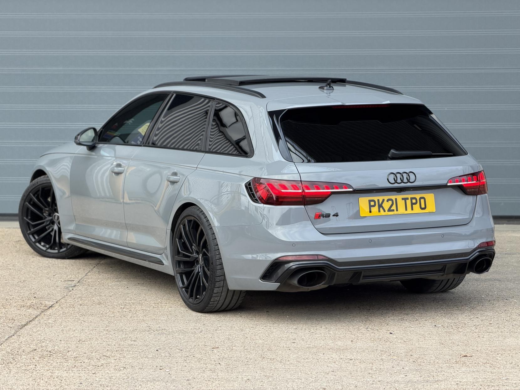 Audi RS4 Avant 2.9 TFSI V6 Carbon Black Estate 5dr Petrol Tiptronic quattro Euro 6 (s/s) (450 ps)