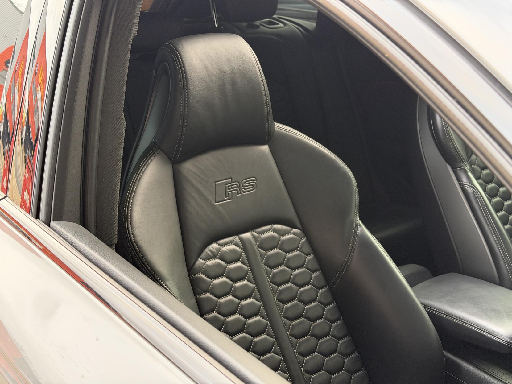 Audi RS4 Avant 2.9 TFSI V6 Carbon Black Estate 5dr Petrol Tiptronic quattro Euro 6 (s/s) (450 ps)