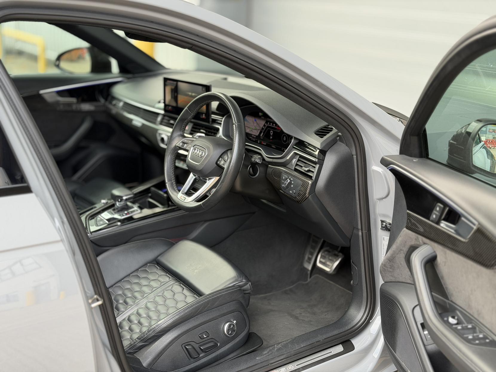 Audi RS4 Avant 2.9 TFSI V6 Carbon Black Estate 5dr Petrol Tiptronic quattro Euro 6 (s/s) (450 ps)