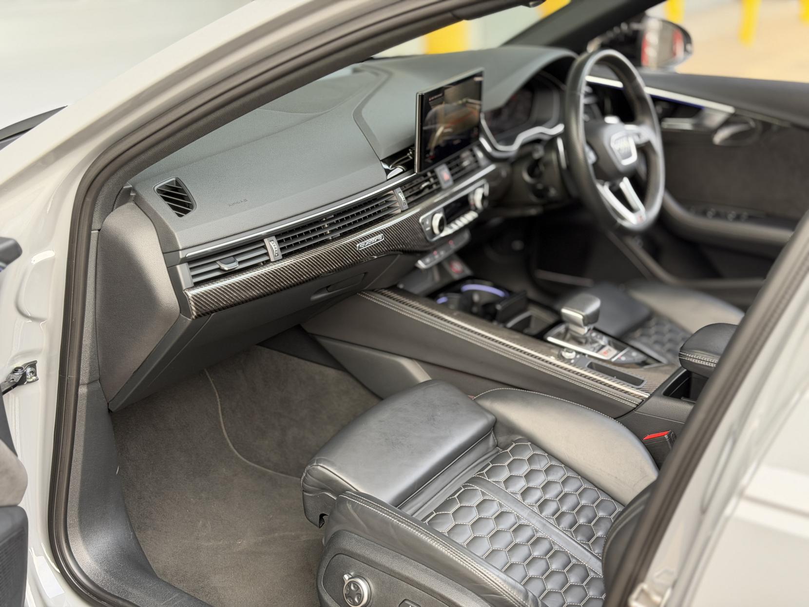 Audi RS4 Avant 2.9 TFSI V6 Carbon Black Estate 5dr Petrol Tiptronic quattro Euro 6 (s/s) (450 ps)