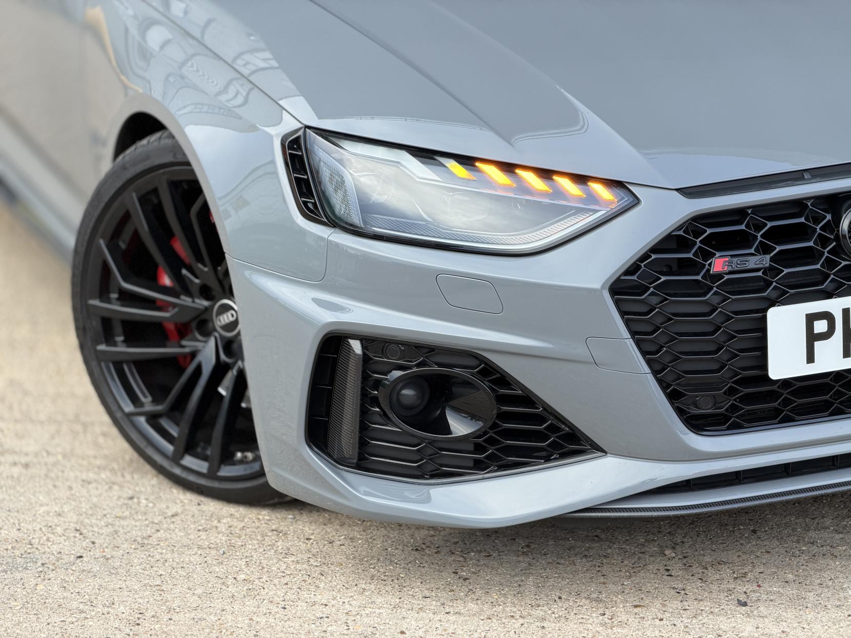 Audi RS4 Avant 2.9 TFSI V6 Carbon Black Estate 5dr Petrol Tiptronic quattro Euro 6 (s/s) (450 ps)