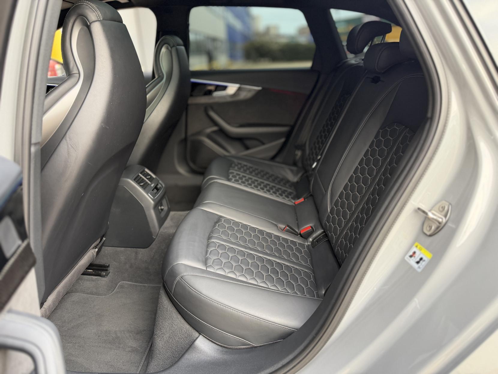 Audi RS4 Avant 2.9 TFSI V6 Carbon Black Estate 5dr Petrol Tiptronic quattro Euro 6 (s/s) (450 ps)