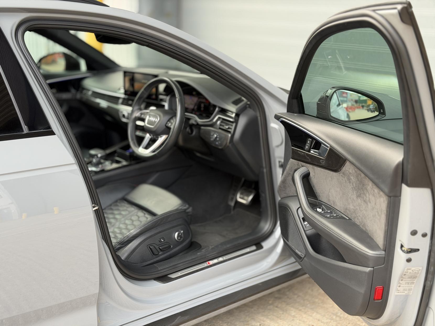 Audi RS4 Avant 2.9 TFSI V6 Carbon Black Estate 5dr Petrol Tiptronic quattro Euro 6 (s/s) (450 ps)