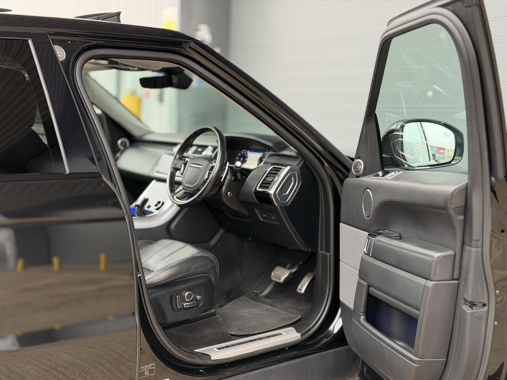 Land Rover Range Rover Sport 3.0 SD V6 Autobiography Dynamic SUV 5dr Diesel Auto 4WD Euro 6 (s/s) (306 ps)