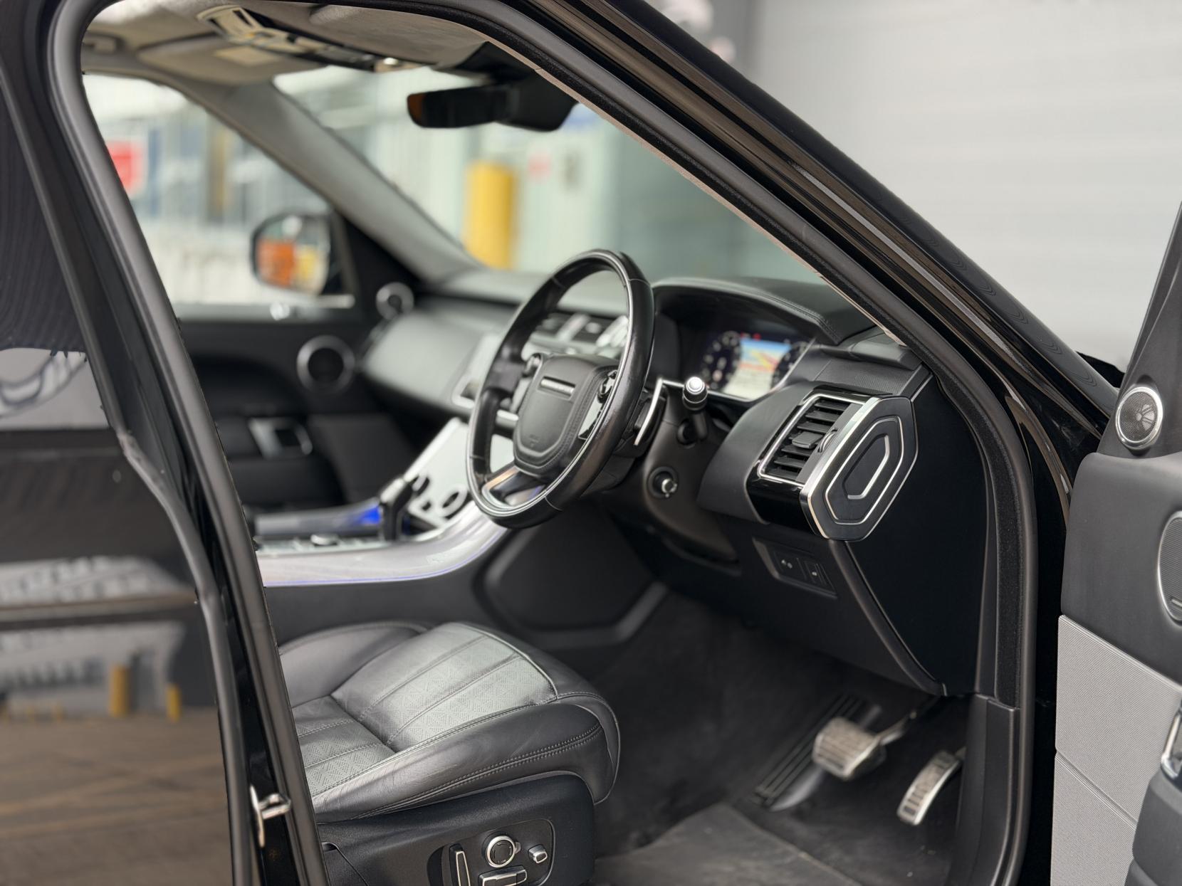 Land Rover Range Rover Sport 3.0 SD V6 Autobiography Dynamic SUV 5dr Diesel Auto 4WD Euro 6 (s/s) (306 ps)