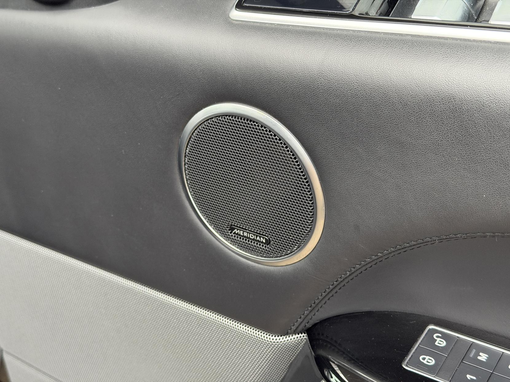 Land Rover Range Rover Sport 3.0 SD V6 Autobiography Dynamic SUV 5dr Diesel Auto 4WD Euro 6 (s/s) (306 ps)