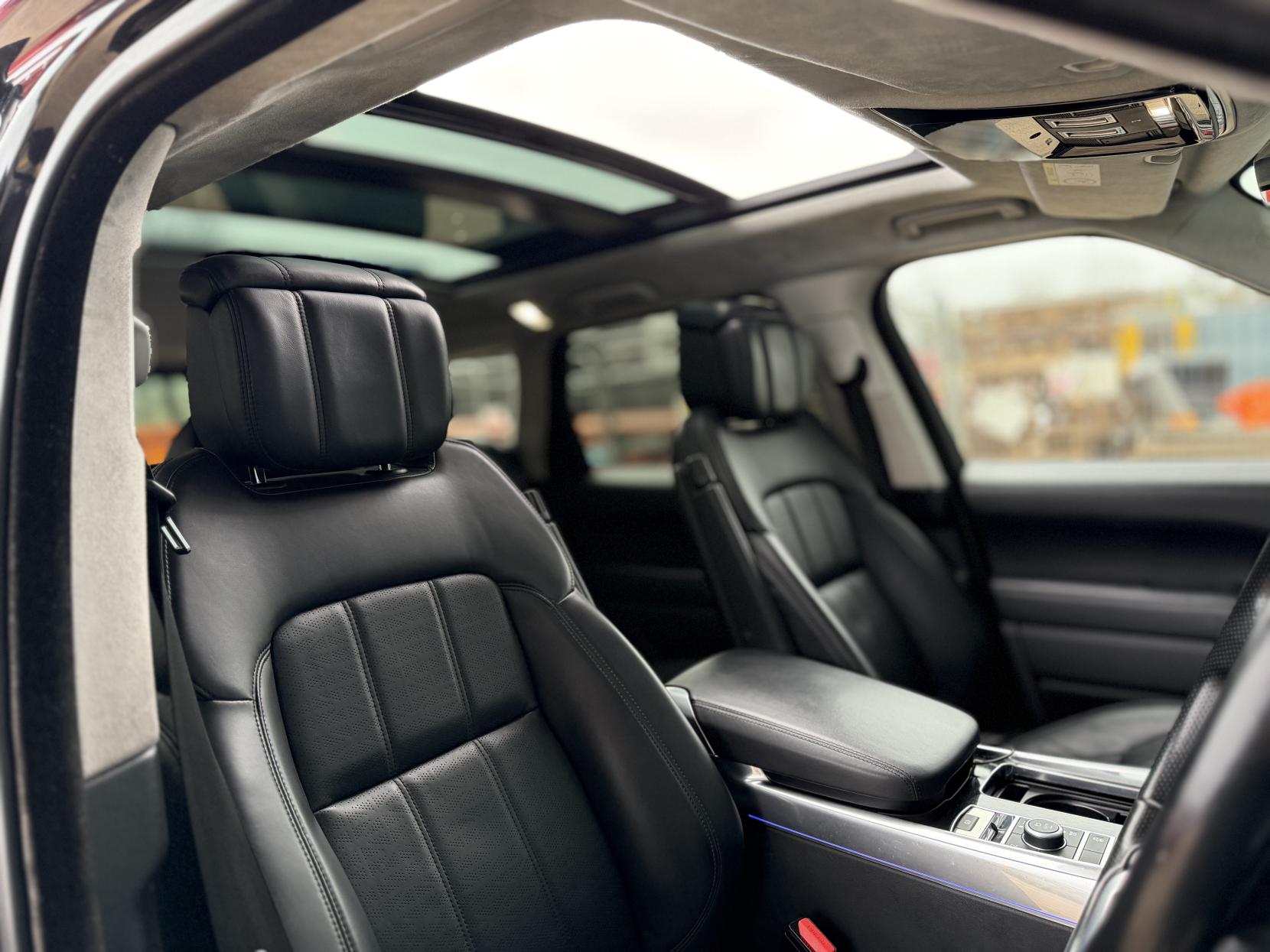 Land Rover Range Rover Sport 3.0 SD V6 Autobiography Dynamic SUV 5dr Diesel Auto 4WD Euro 6 (s/s) (306 ps)