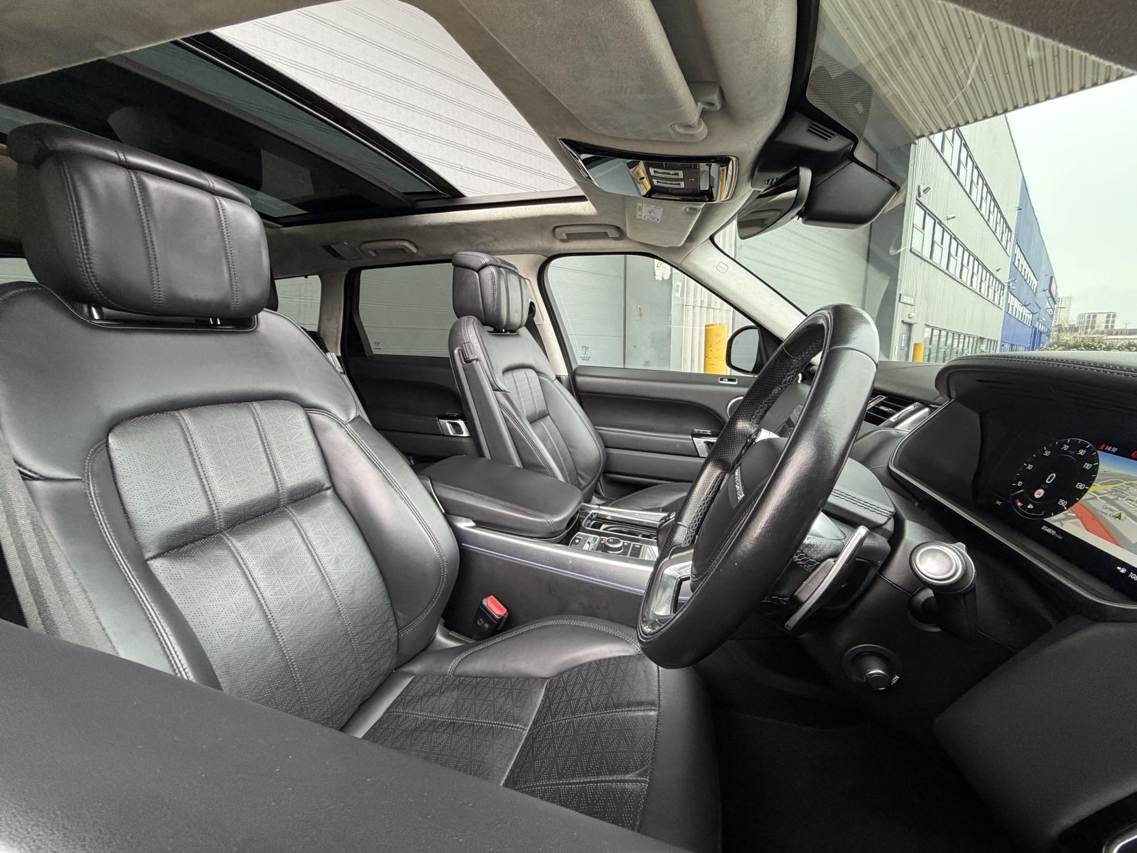 Land Rover Range Rover Sport 3.0 SD V6 Autobiography Dynamic SUV 5dr Diesel Auto 4WD Euro 6 (s/s) (306 ps)