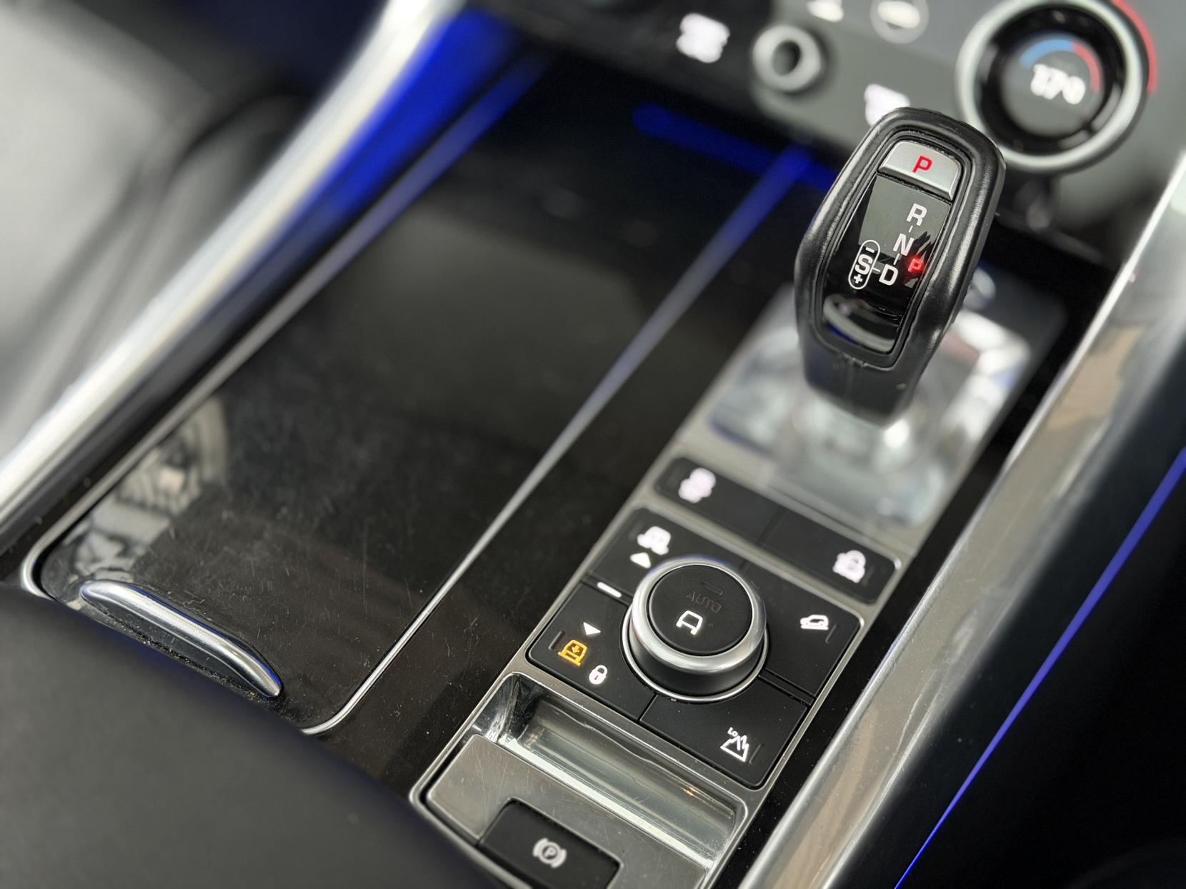 Land Rover Range Rover Sport 3.0 SD V6 Autobiography Dynamic SUV 5dr Diesel Auto 4WD Euro 6 (s/s) (306 ps)