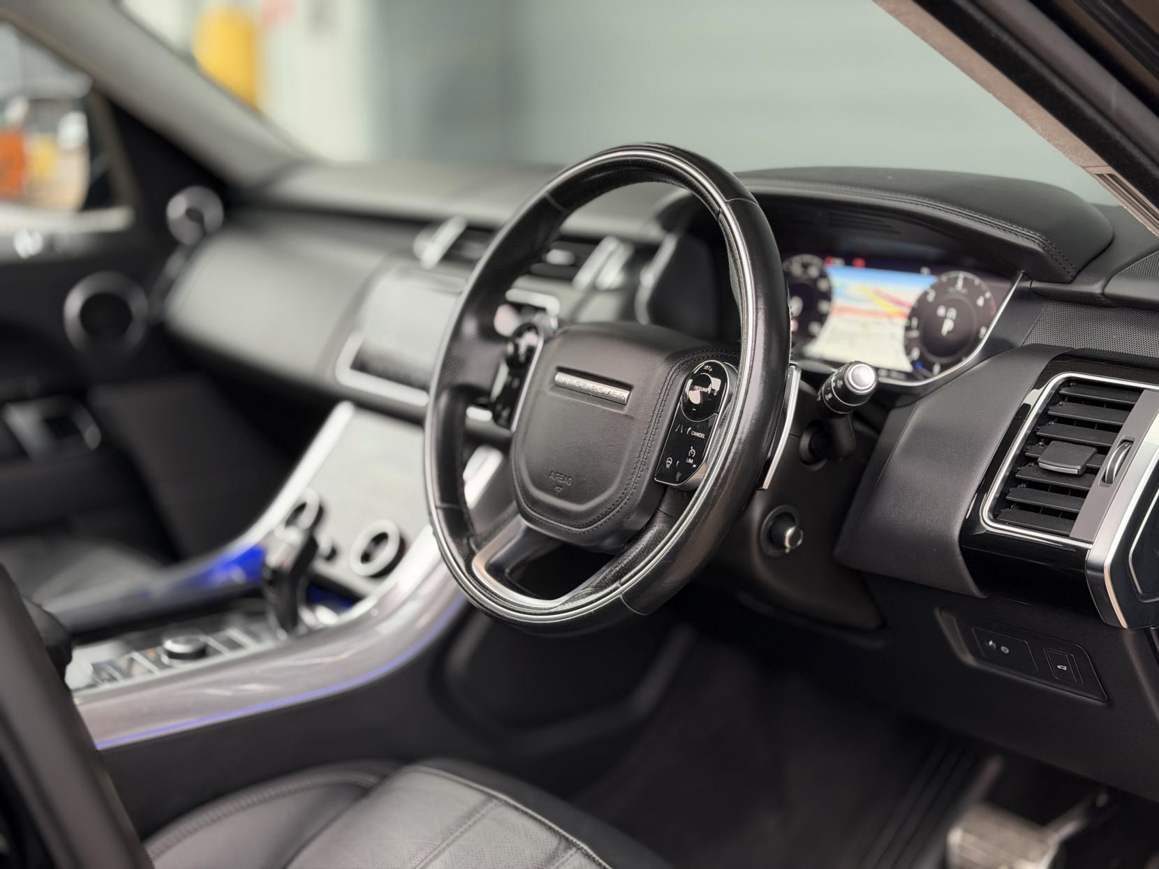 Land Rover Range Rover Sport 3.0 SD V6 Autobiography Dynamic SUV 5dr Diesel Auto 4WD Euro 6 (s/s) (306 ps)