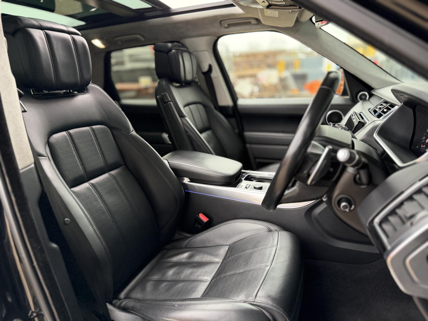 Land Rover Range Rover Sport 3.0 SD V6 Autobiography Dynamic SUV 5dr Diesel Auto 4WD Euro 6 (s/s) (306 ps)