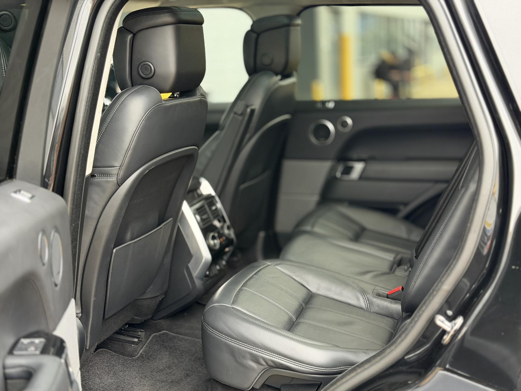 Land Rover Range Rover Sport 3.0 SD V6 Autobiography Dynamic SUV 5dr Diesel Auto 4WD Euro 6 (s/s) (306 ps)