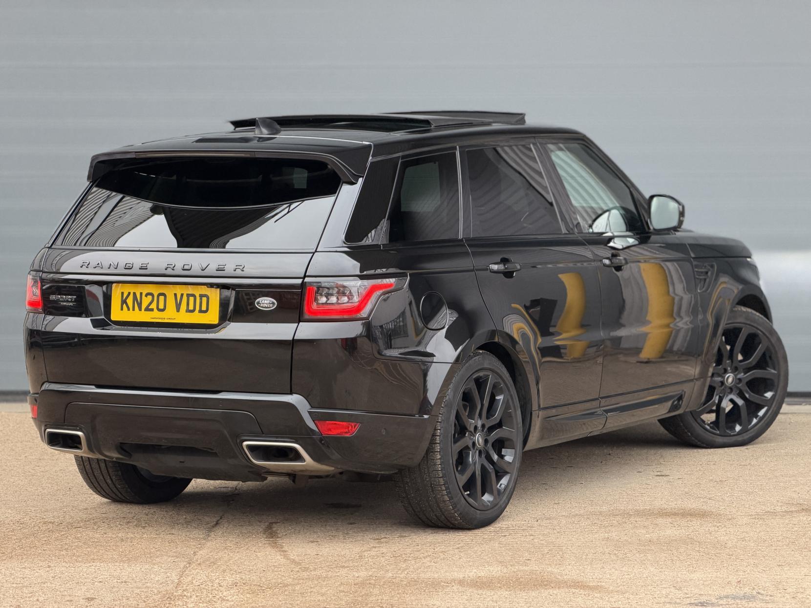 Land Rover Range Rover Sport 3.0 SD V6 Autobiography Dynamic SUV 5dr Diesel Auto 4WD Euro 6 (s/s) (306 ps)