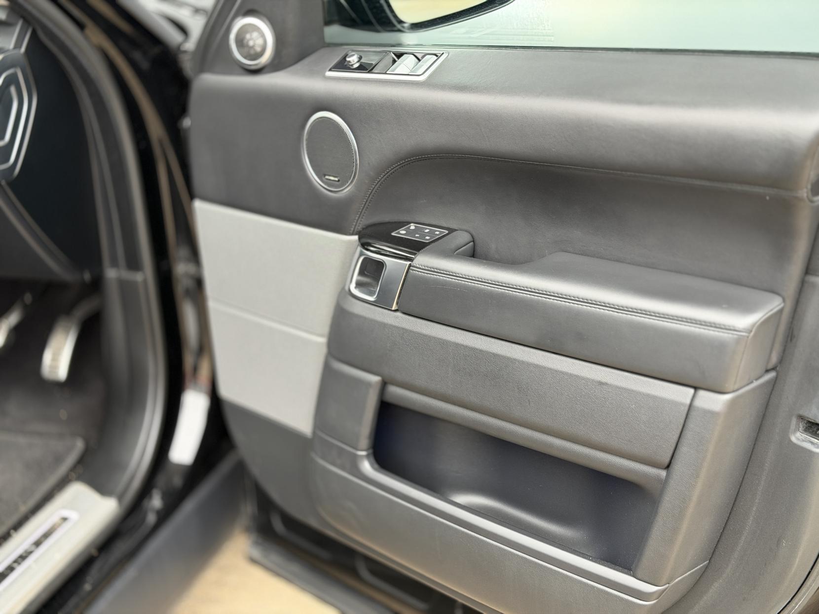 Land Rover Range Rover Sport 3.0 SD V6 Autobiography Dynamic SUV 5dr Diesel Auto 4WD Euro 6 (s/s) (306 ps)