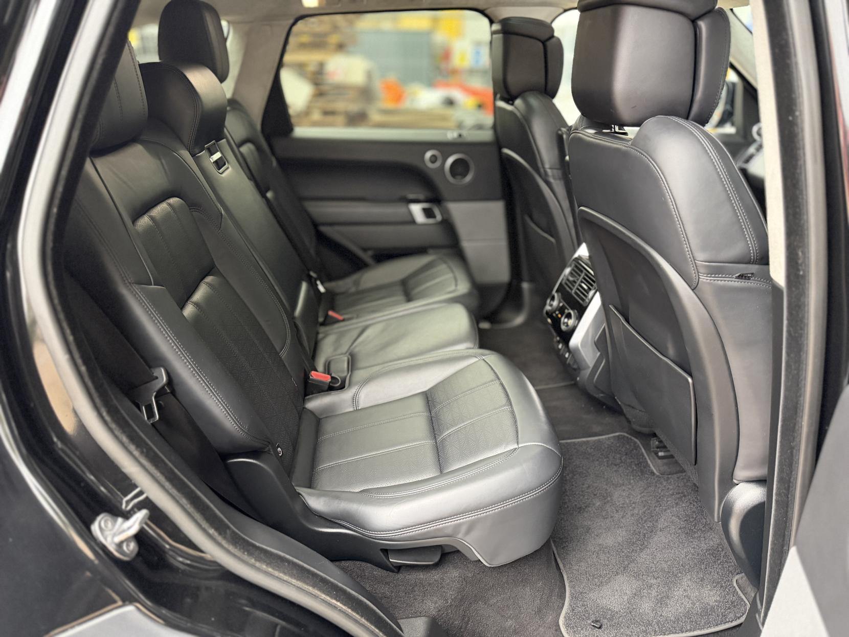 Land Rover Range Rover Sport 3.0 SD V6 Autobiography Dynamic SUV 5dr Diesel Auto 4WD Euro 6 (s/s) (306 ps)