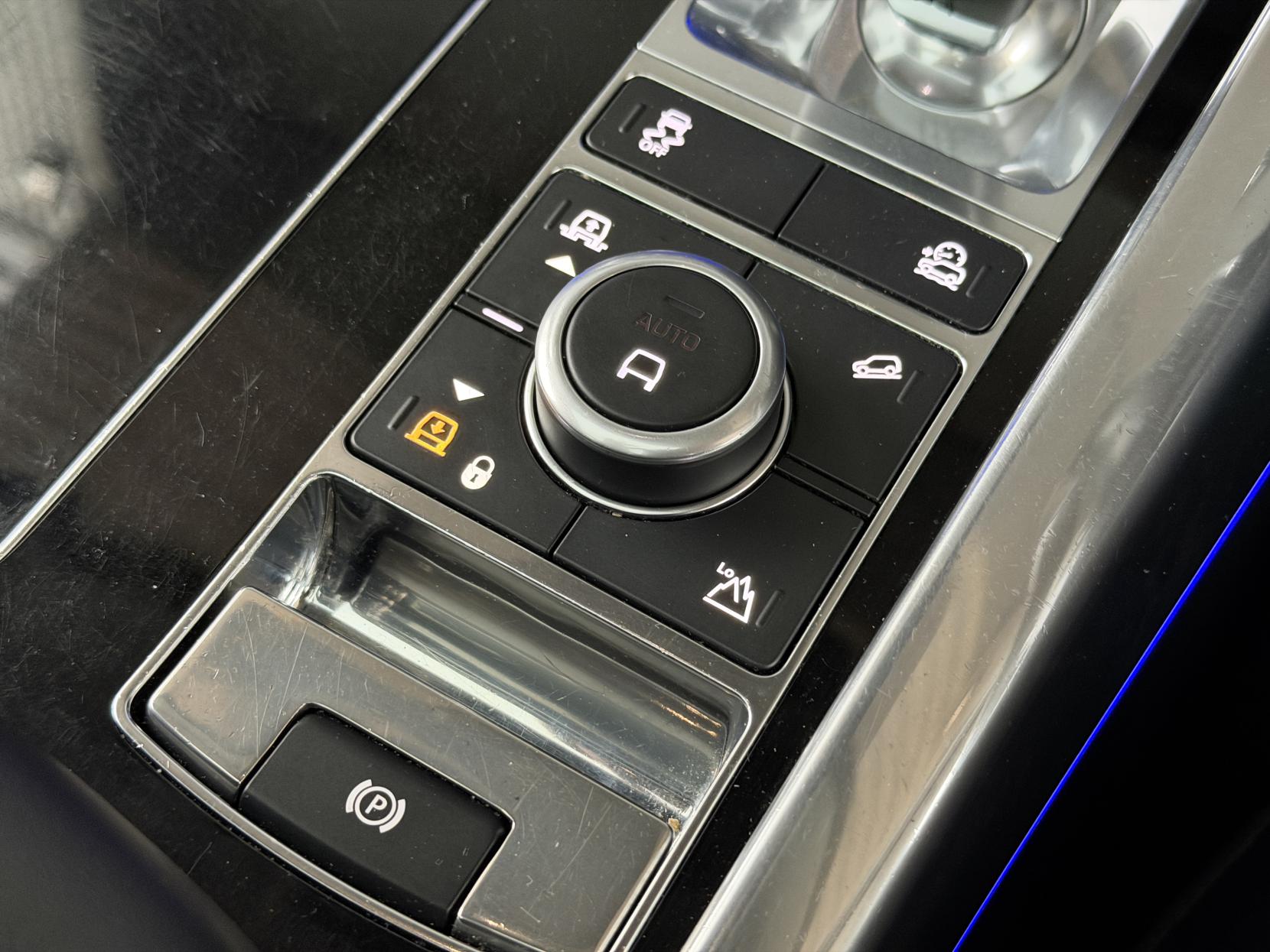 Land Rover Range Rover Sport 3.0 SD V6 Autobiography Dynamic SUV 5dr Diesel Auto 4WD Euro 6 (s/s) (306 ps)