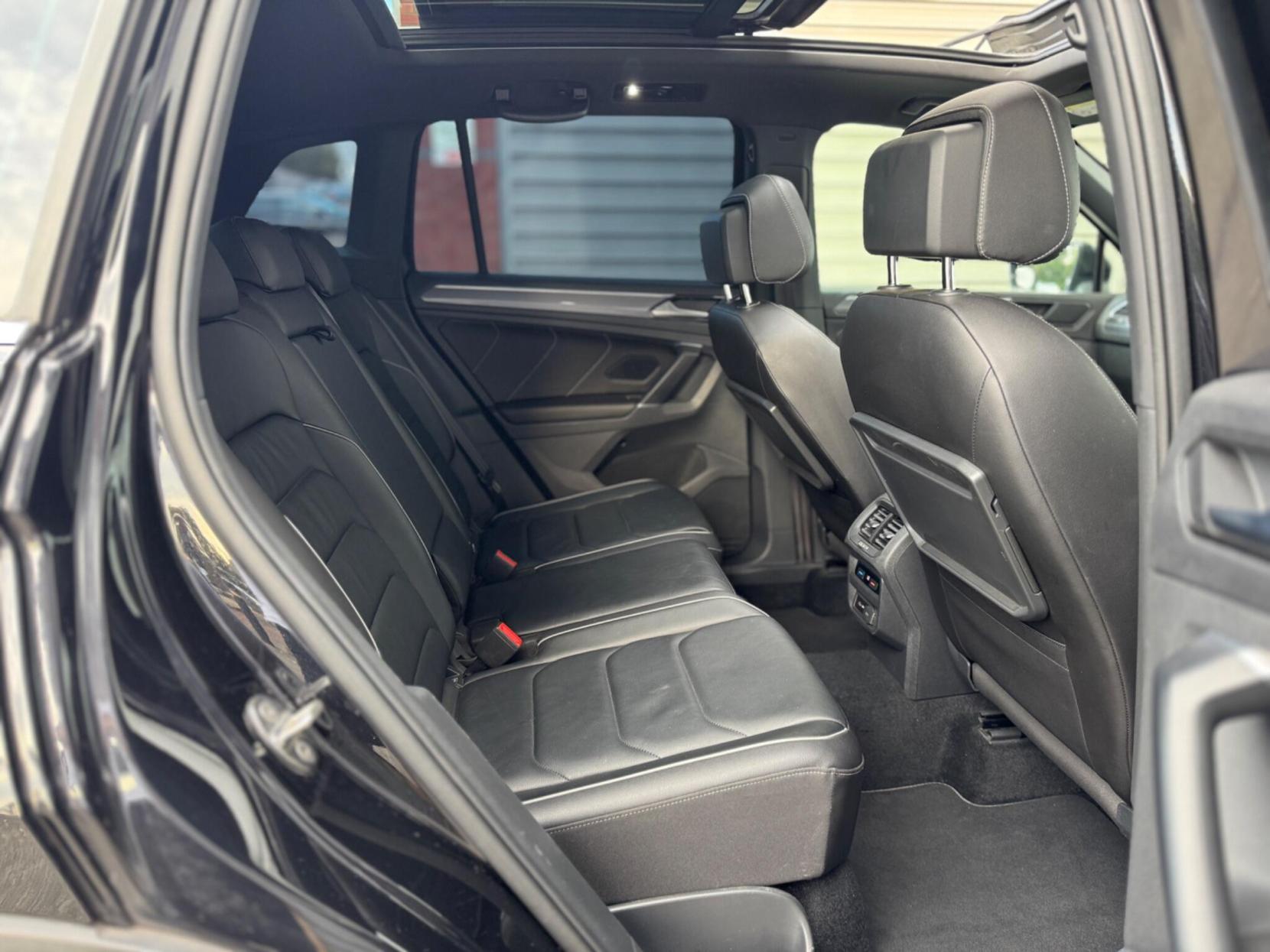 Volkswagen Tiguan 2.0 TDI R-Line DSG 4Motion Euro 6 (s/s) 5dr