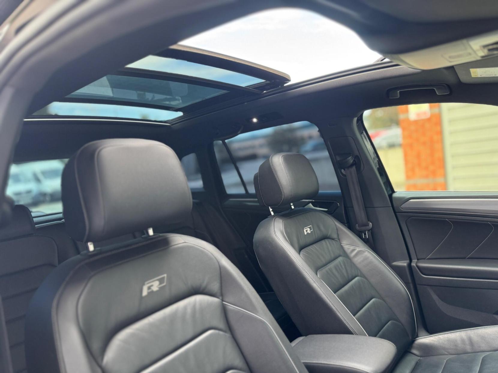 Volkswagen Tiguan 2.0 TDI R-Line DSG 4Motion Euro 6 (s/s) 5dr
