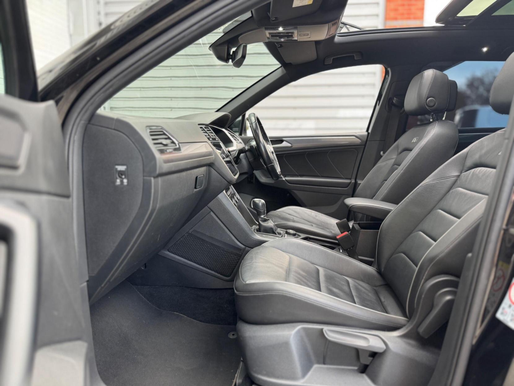 Volkswagen Tiguan 2.0 TDI R-Line DSG 4Motion Euro 6 (s/s) 5dr