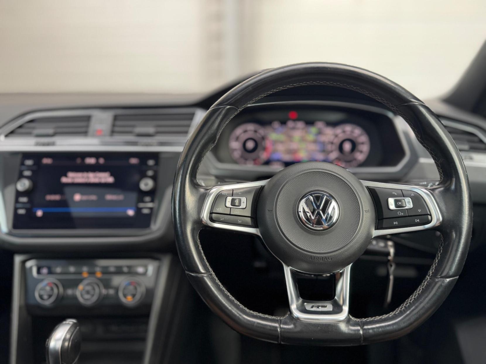 Volkswagen Tiguan 2.0 TDI R-Line DSG 4Motion Euro 6 (s/s) 5dr