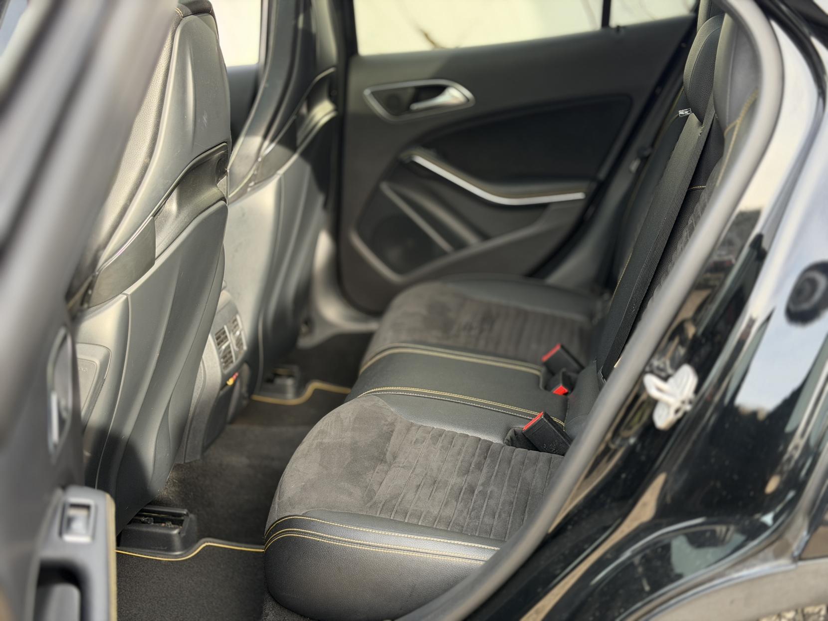 Mercedes-Benz GLA 2.0 GLA45 AMG Yellow Night Edition SUV 5dr Petrol SpdS DCT 4MATIC Euro 6 (s/s) (381 ps)