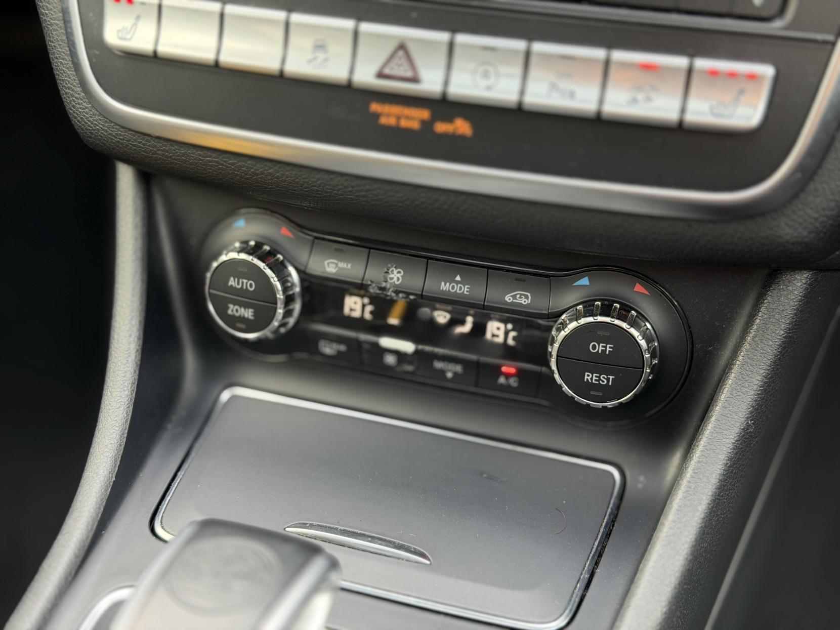 Mercedes-Benz GLA 2.0 GLA45 AMG Yellow Night Edition SUV 5dr Petrol SpdS DCT 4MATIC Euro 6 (s/s) (381 ps)