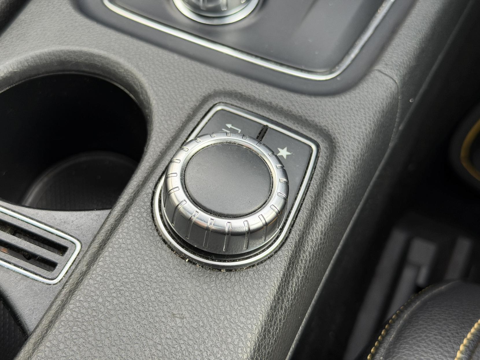 Mercedes-Benz GLA 2.0 GLA45 AMG Yellow Night Edition SUV 5dr Petrol SpdS DCT 4MATIC Euro 6 (s/s) (381 ps)