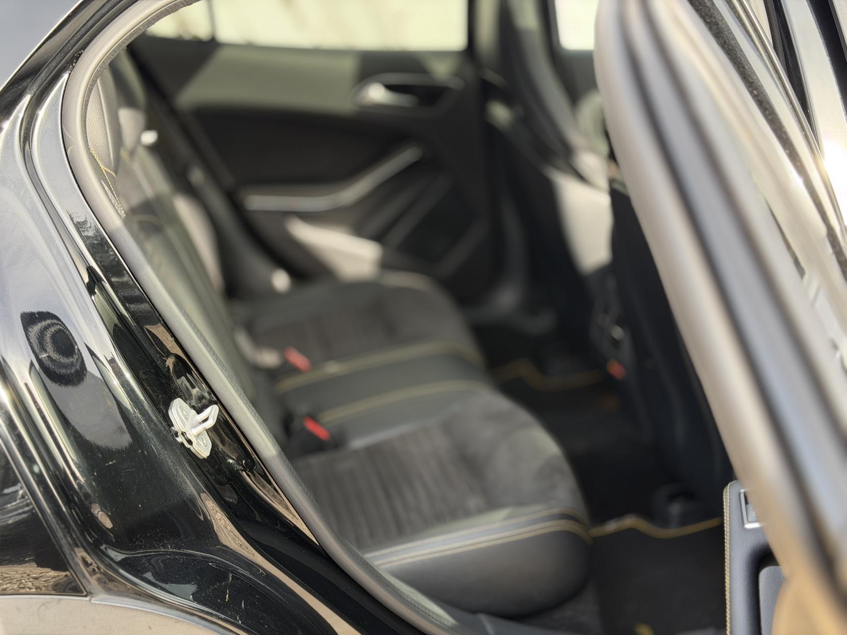 Mercedes-Benz GLA 2.0 GLA45 AMG Yellow Night Edition SUV 5dr Petrol SpdS DCT 4MATIC Euro 6 (s/s) (381 ps)