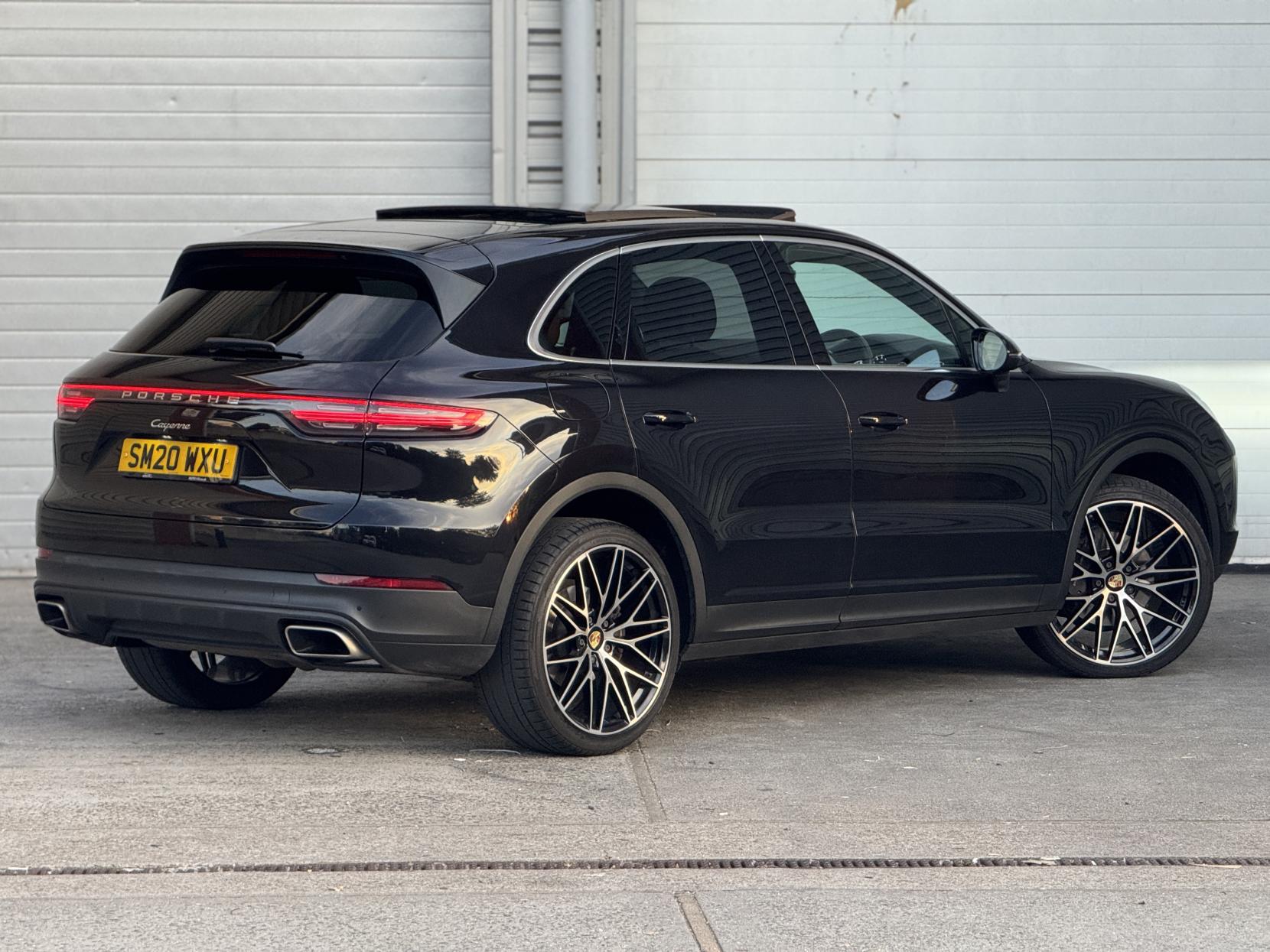 Porsche Cayenne 3.0T V6 TiptronicS 4WD Euro 6 (s/s) 5dr