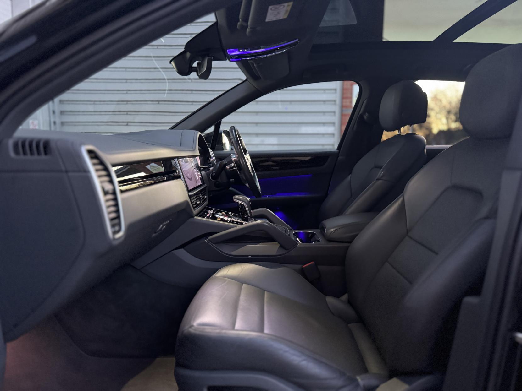 Porsche Cayenne 3.0T V6 TiptronicS 4WD Euro 6 (s/s) 5dr