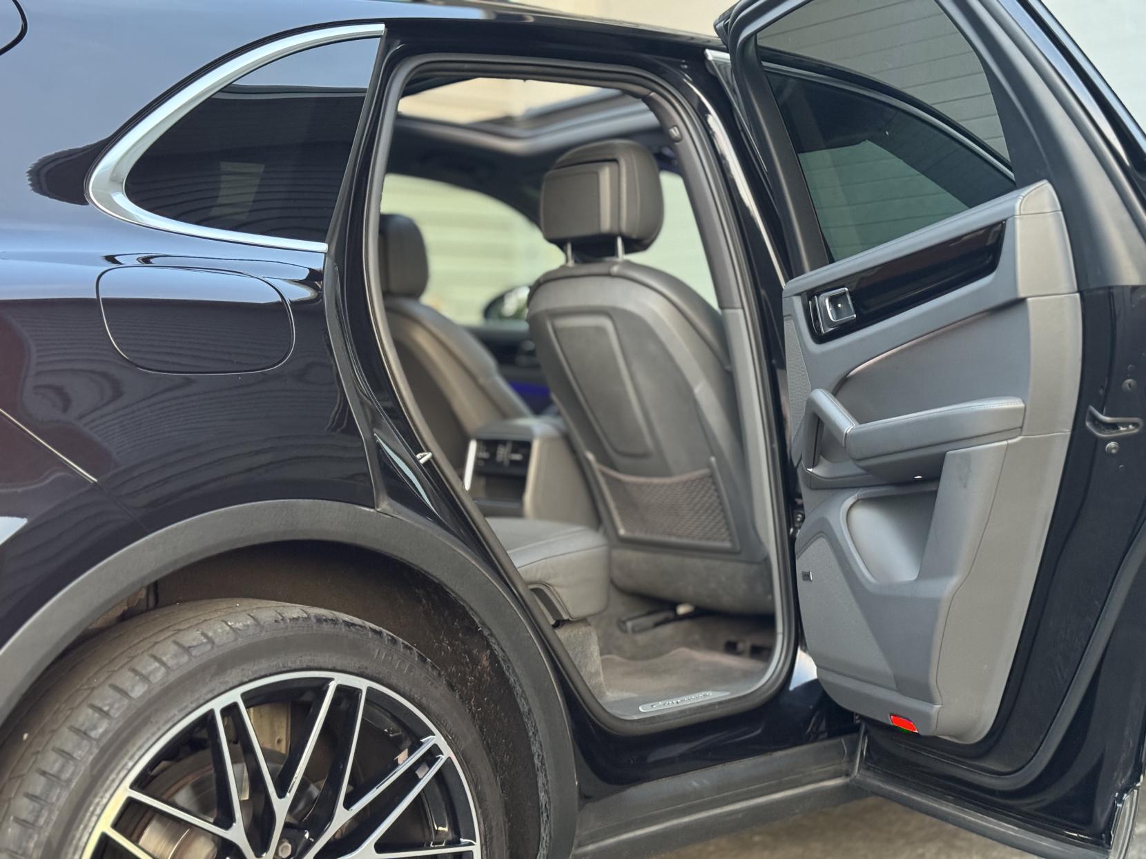Porsche Cayenne 3.0T V6 TiptronicS 4WD Euro 6 (s/s) 5dr