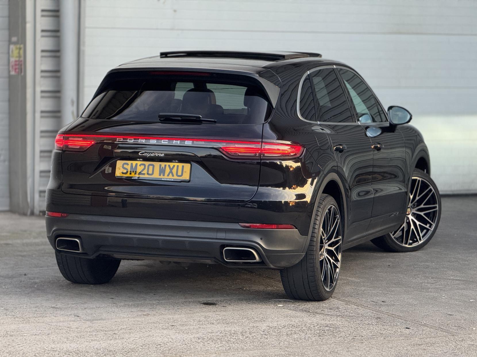 Porsche Cayenne 3.0T V6 TiptronicS 4WD Euro 6 (s/s) 5dr