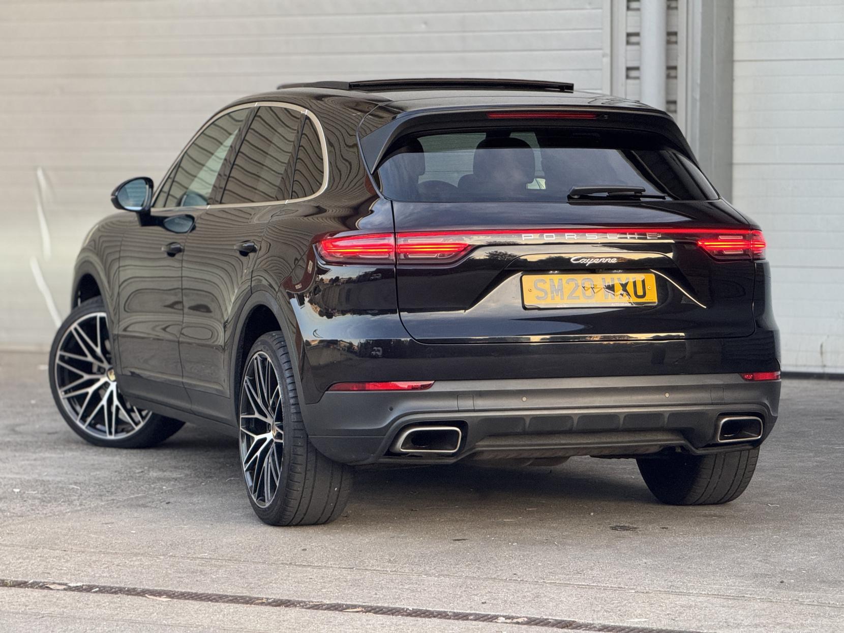 Porsche Cayenne 3.0T V6 TiptronicS 4WD Euro 6 (s/s) 5dr