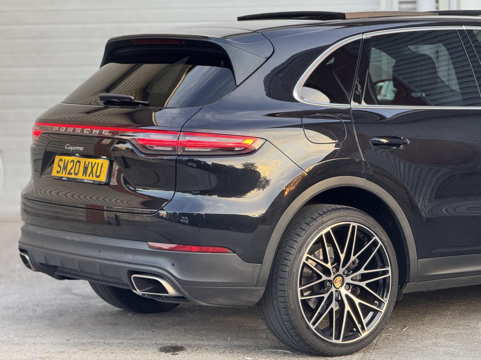 Porsche Cayenne 3.0T V6 TiptronicS 4WD Euro 6 (s/s) 5dr
