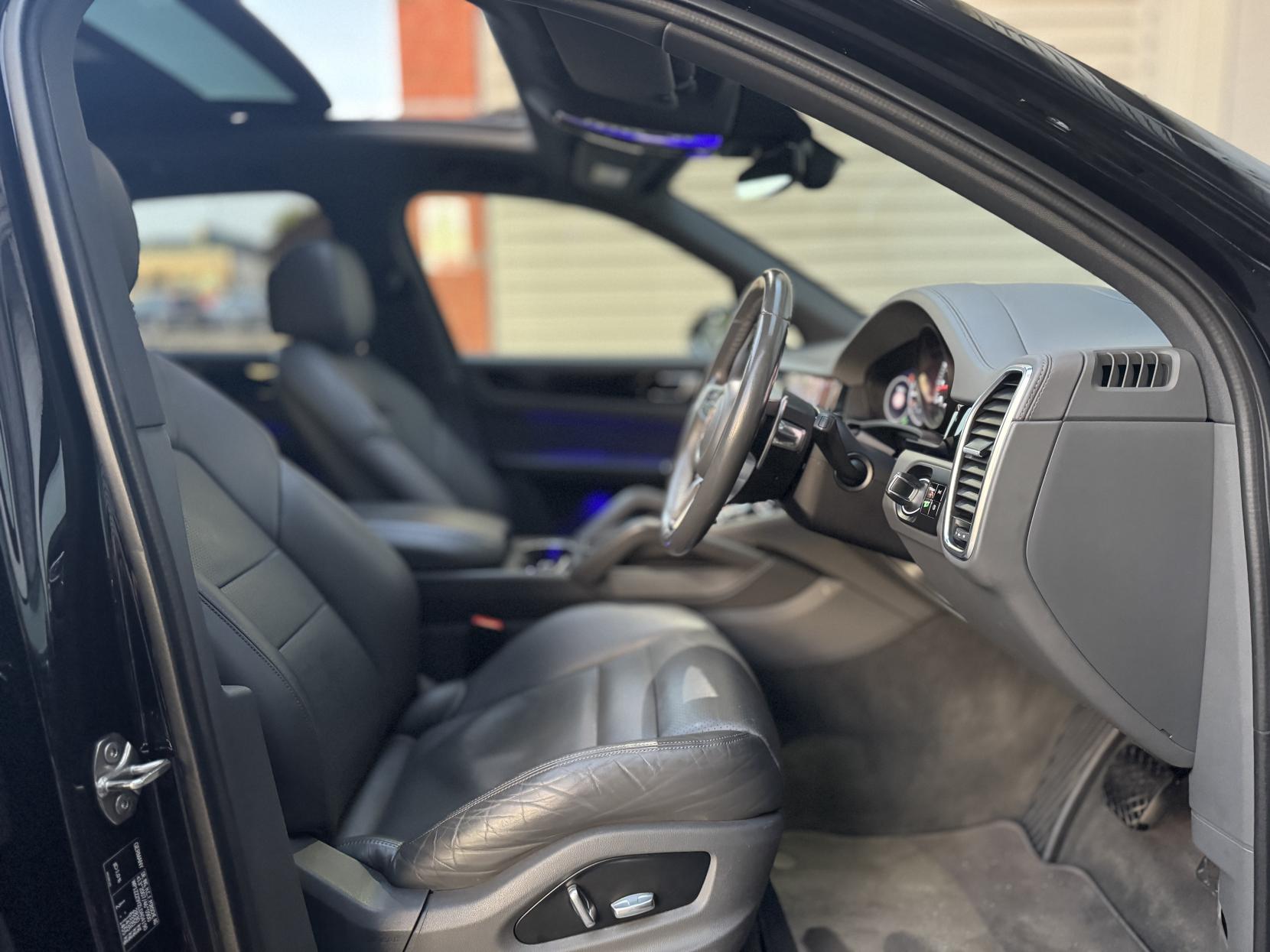 Porsche Cayenne 3.0T V6 TiptronicS 4WD Euro 6 (s/s) 5dr