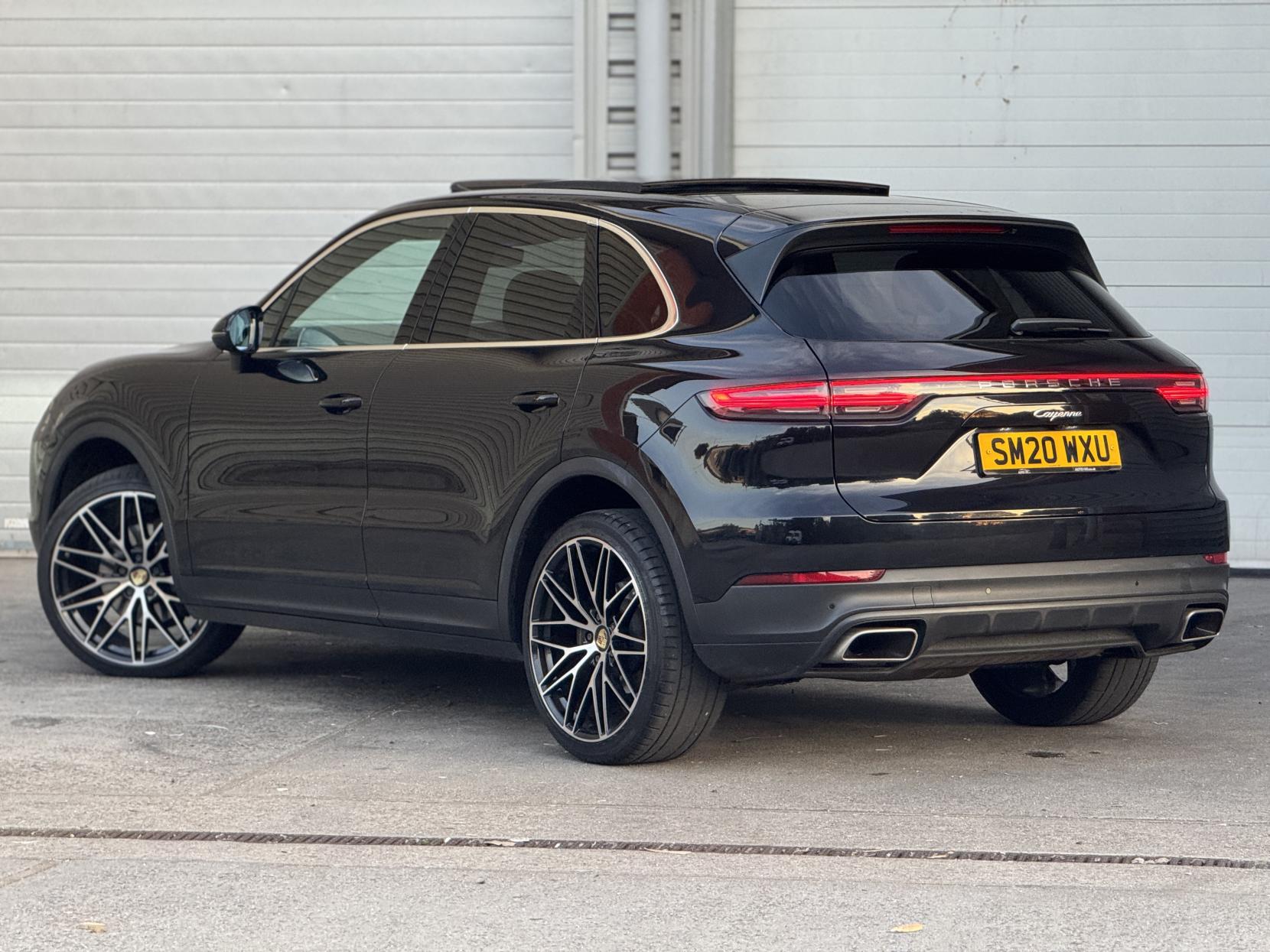 Porsche Cayenne 3.0T V6 TiptronicS 4WD Euro 6 (s/s) 5dr