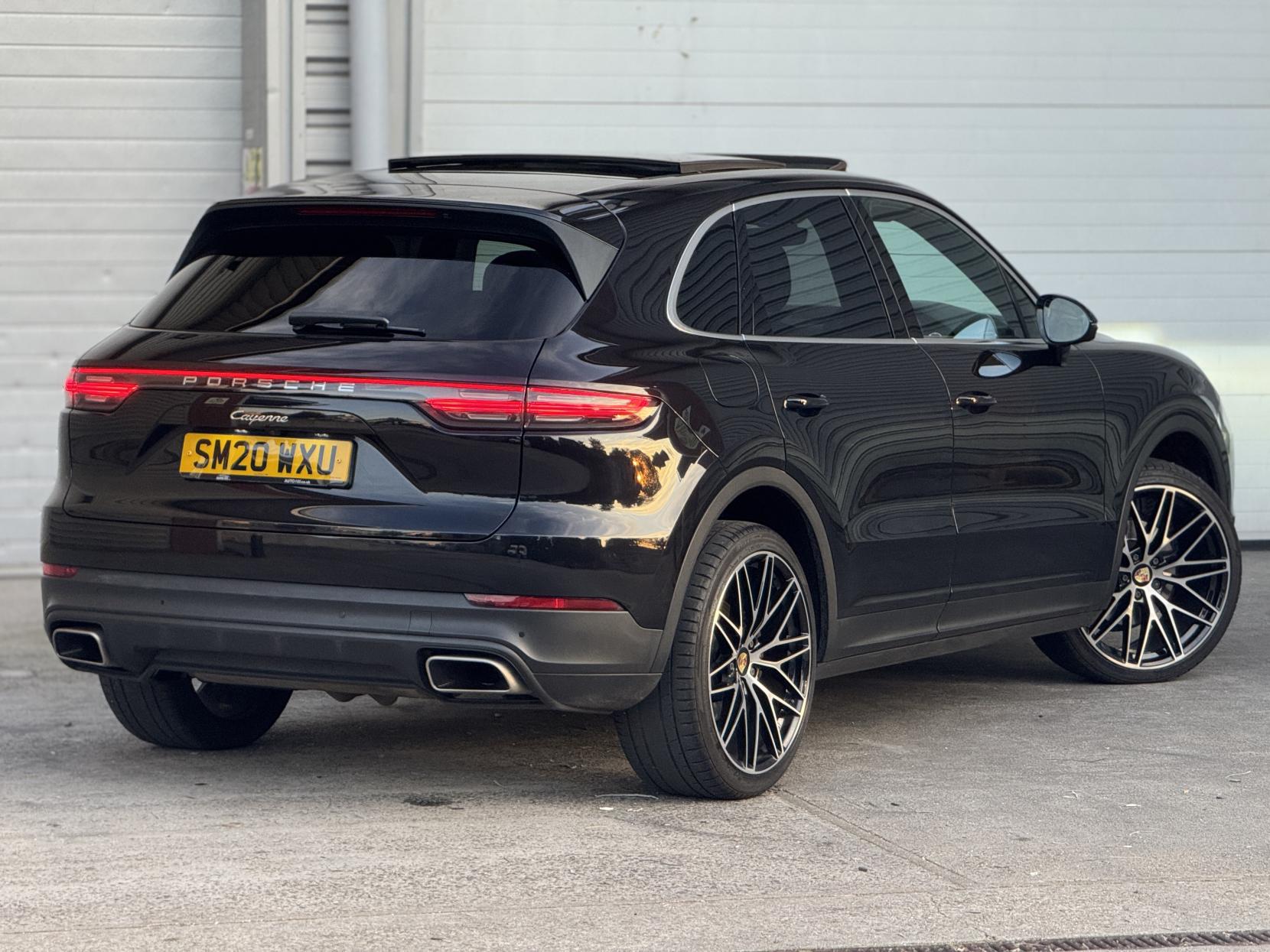 Porsche Cayenne 3.0T V6 TiptronicS 4WD Euro 6 (s/s) 5dr