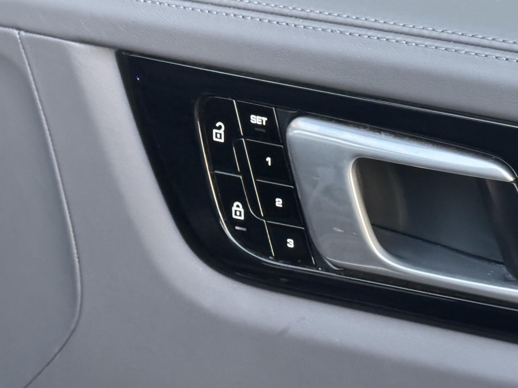 Porsche Cayenne 3.0T V6 TiptronicS 4WD Euro 6 (s/s) 5dr
