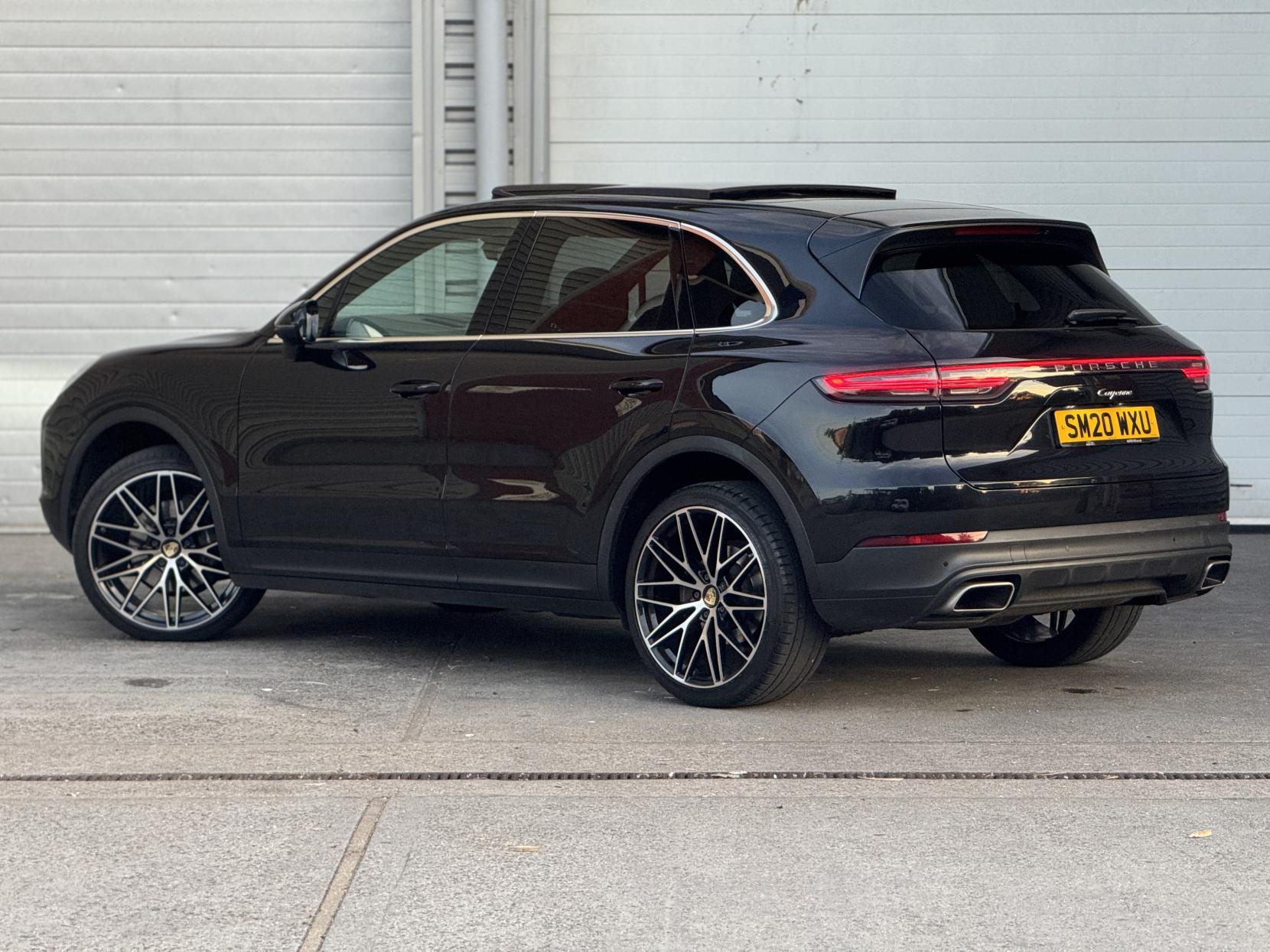 Porsche Cayenne 3.0T V6 TiptronicS 4WD Euro 6 (s/s) 5dr