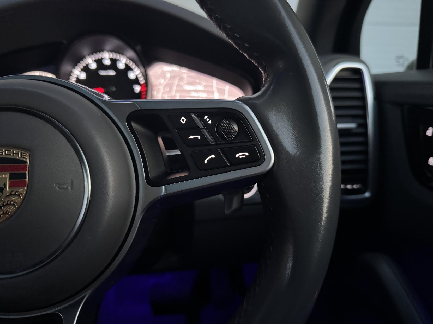 Porsche Cayenne 3.0T V6 TiptronicS 4WD Euro 6 (s/s) 5dr