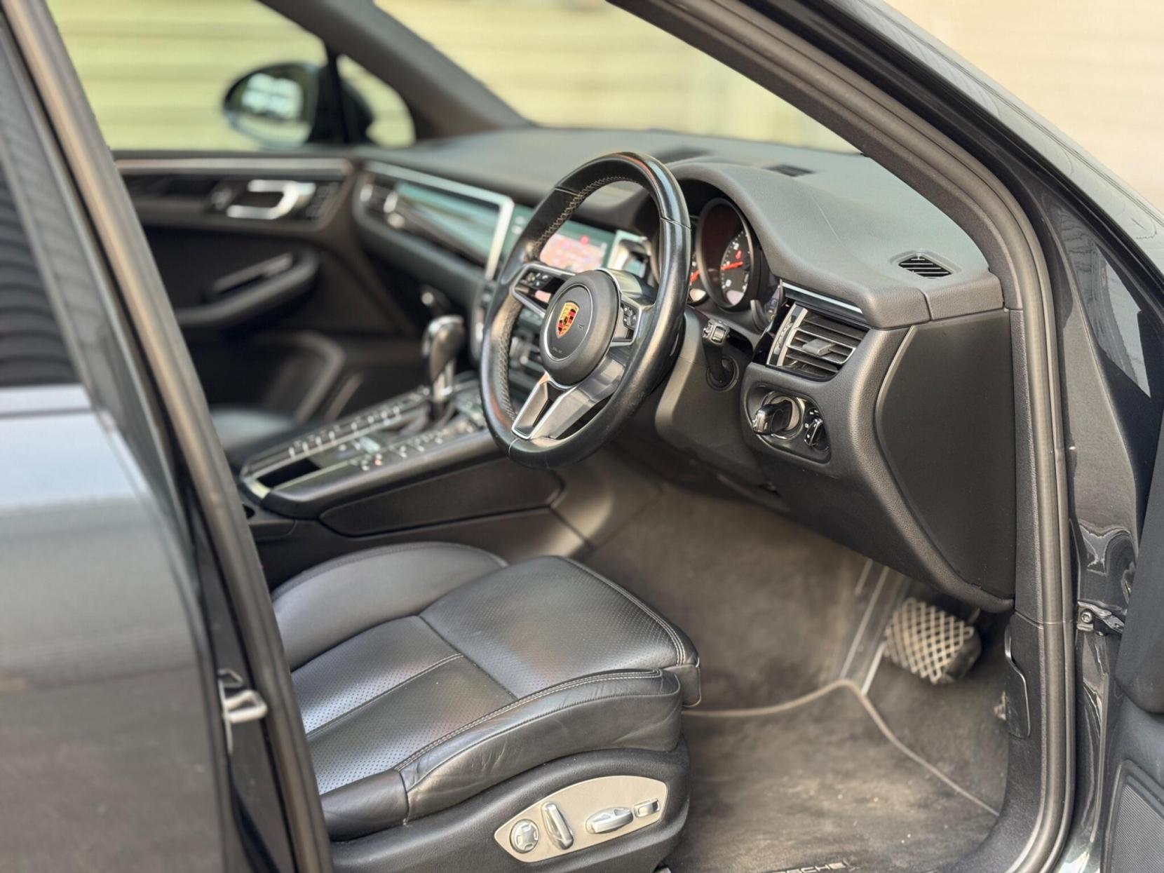 Porsche Macan 2.0T PDK 4WD Euro 6 (s/s) 5dr