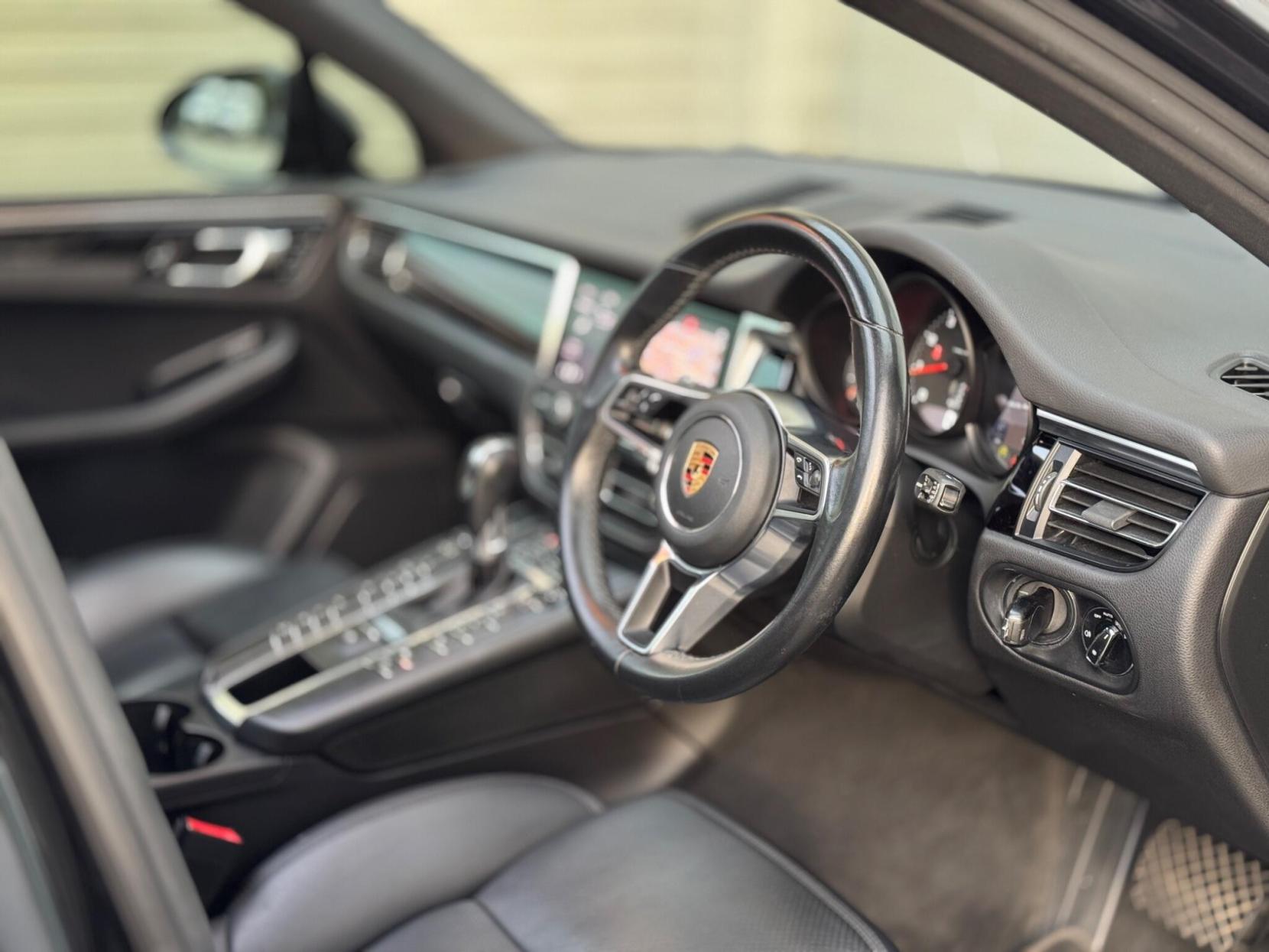 Porsche Macan 2.0T PDK 4WD Euro 6 (s/s) 5dr