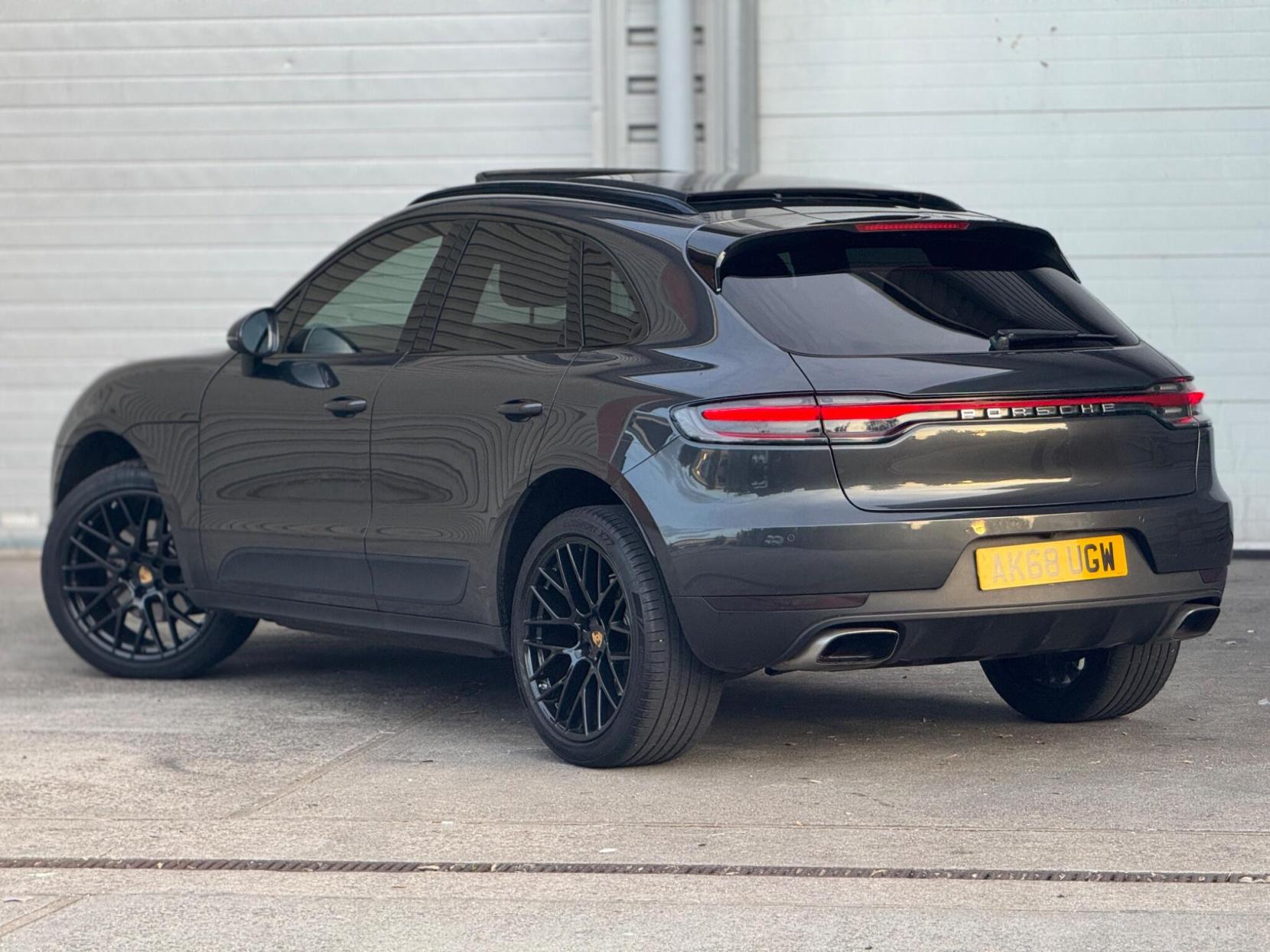 Porsche Macan 2.0T PDK 4WD Euro 6 (s/s) 5dr
