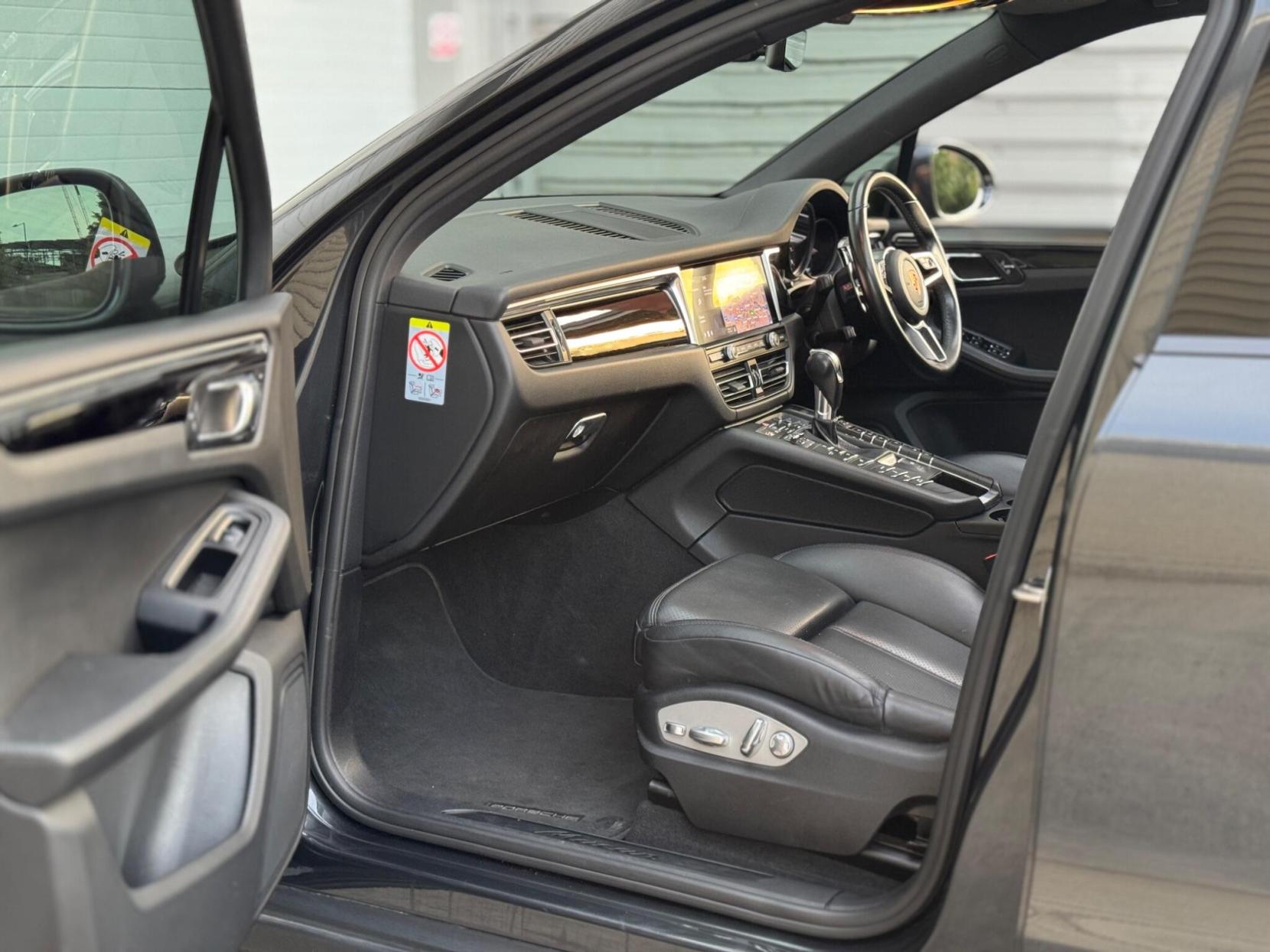 Porsche Macan 2.0T PDK 4WD Euro 6 (s/s) 5dr