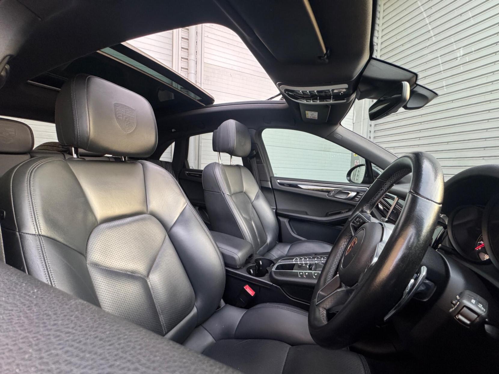 Porsche Macan 2.0T PDK 4WD Euro 6 (s/s) 5dr