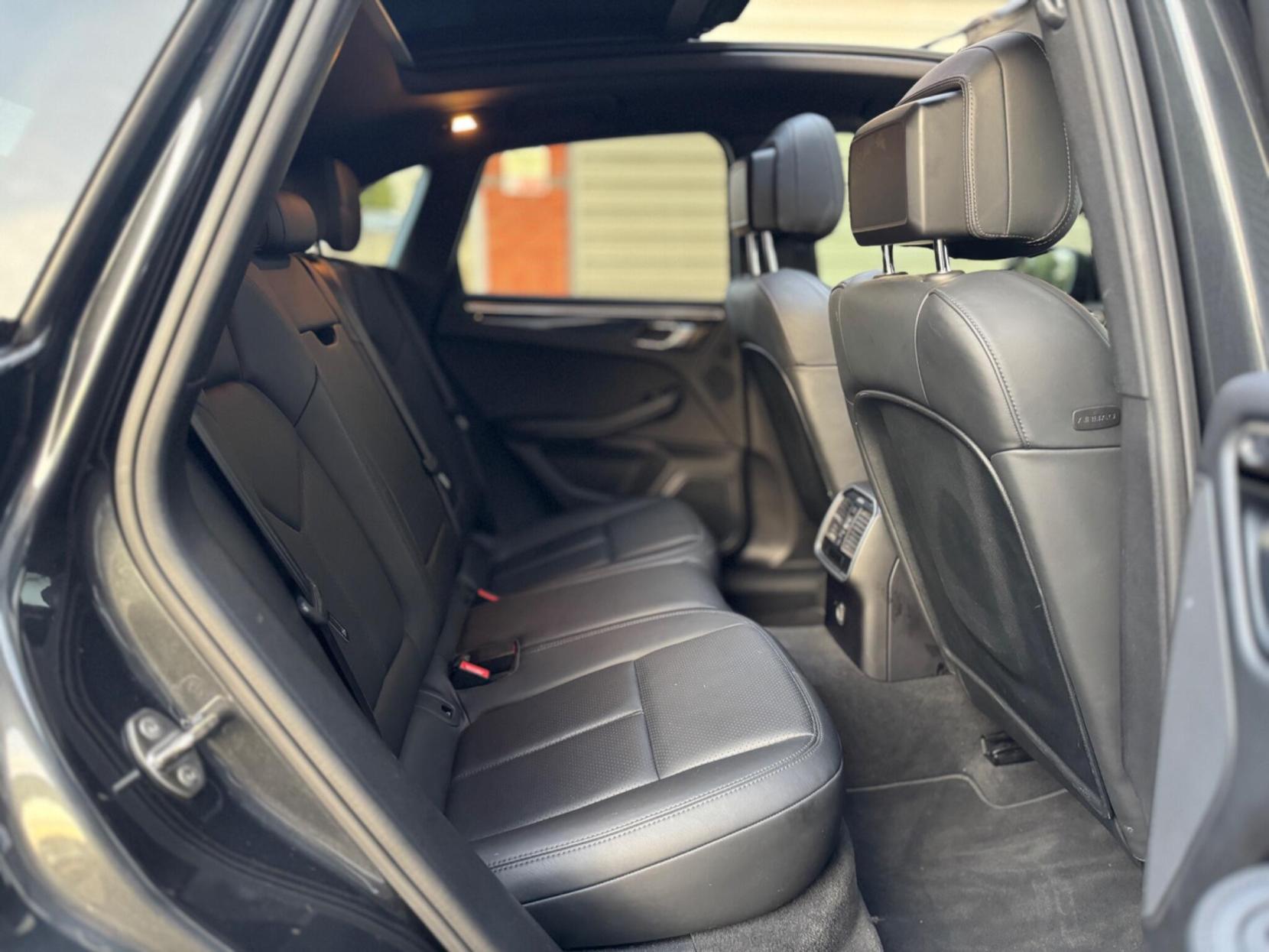 Porsche Macan 2.0T PDK 4WD Euro 6 (s/s) 5dr