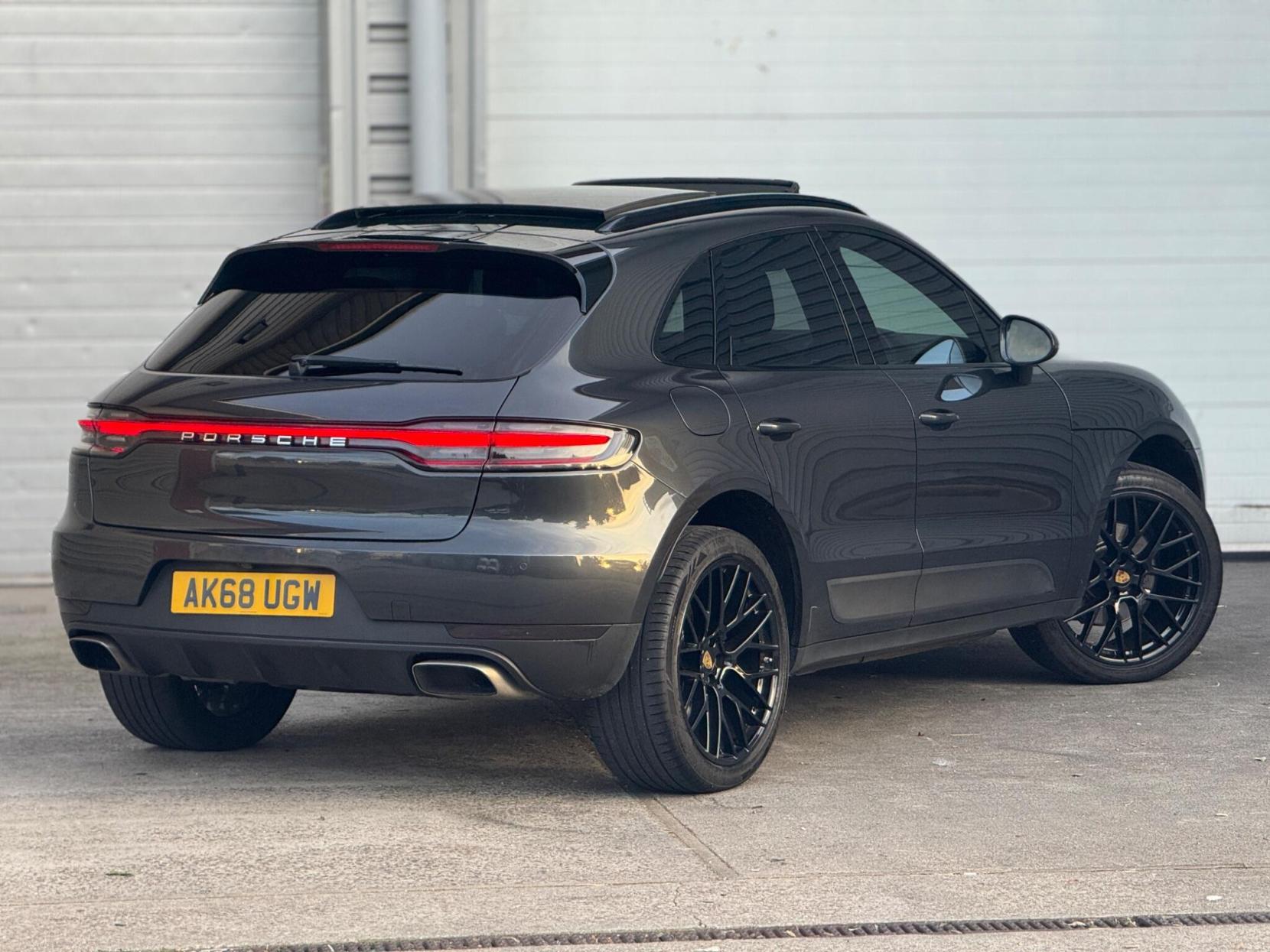 Porsche Macan 2.0T PDK 4WD Euro 6 (s/s) 5dr