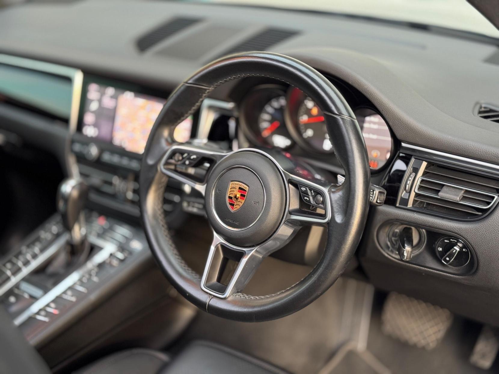 Porsche Macan 2.0T PDK 4WD Euro 6 (s/s) 5dr
