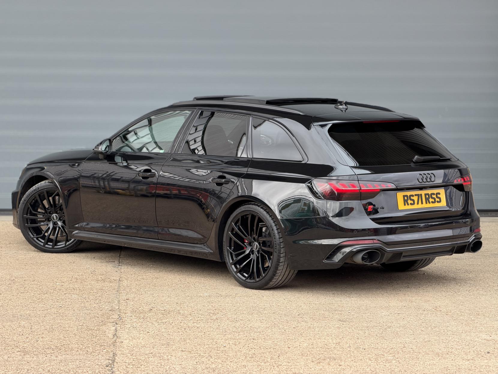 Audi RS4 Avant 2.9 TFSI V6 Carbon Black Estate 5dr Petrol Tiptronic quattro Euro 6 (s/s) (450 ps)